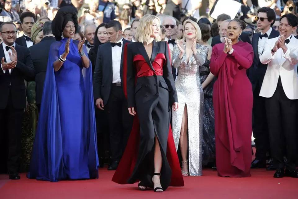 «Петровы в гриппе»: Три российских фильма попали в программу Каннского фестиваля