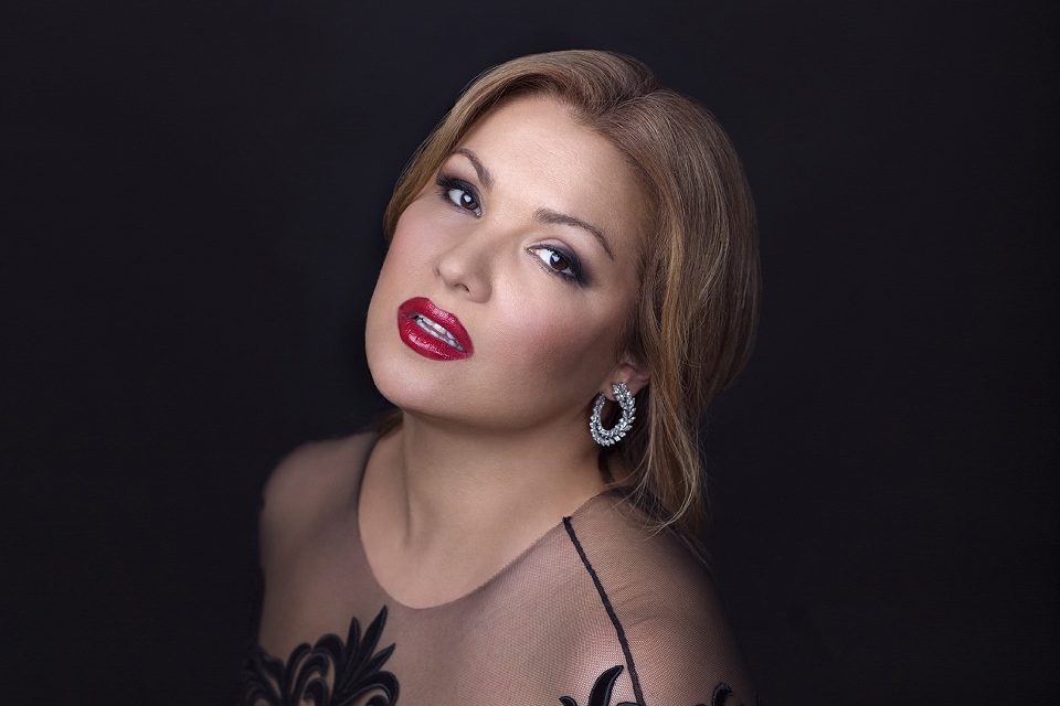 Мыла полы в Мариинке, а потом покорила Европу: что пережила Анна Нетребко на пути к мировой славе