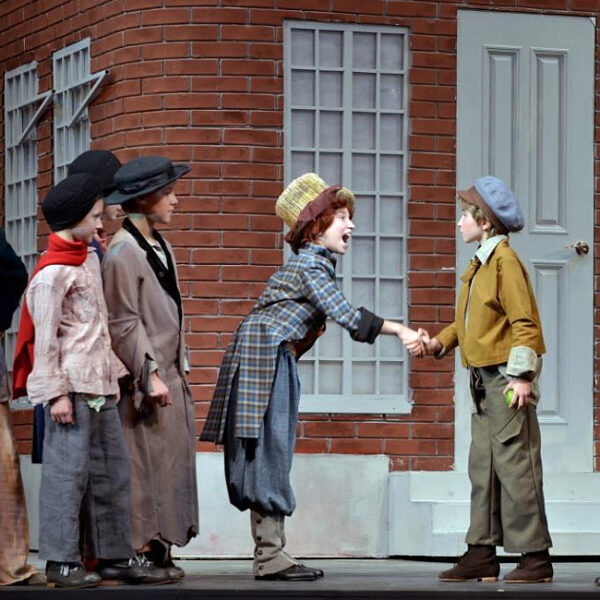 Мюзикл «Жизнь и необыкновенные приключения Оливера Твиста»