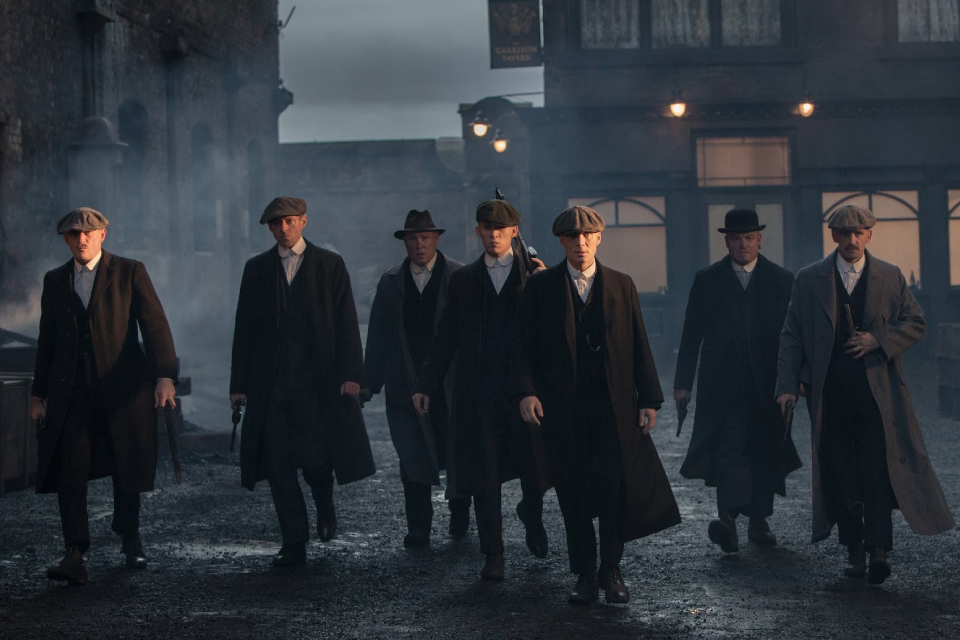 8 лучших криминальных фильмов 2025: новая история «острых козырьков» и убийство Кеннеди