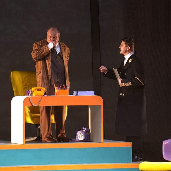 Спектакль «#неРевизор» в БКЗ «Космос»