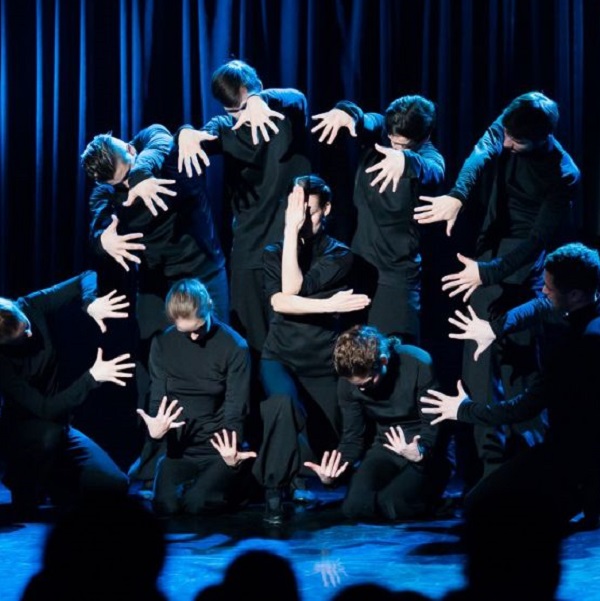 Спектакль «Неформальный Новый год»