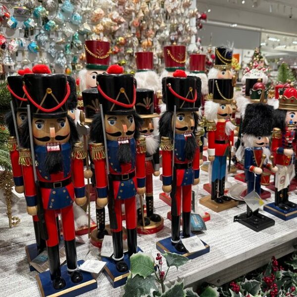 Новогодняя ярмарка в лофт-проекте «Этажи»