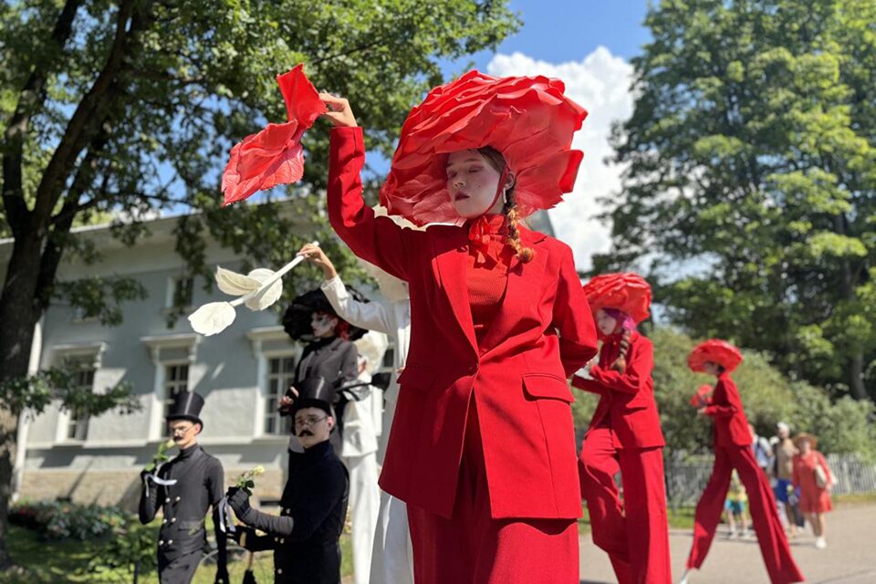 20 лучших идей, куда сходить на выходных в Санкт-Петербурге с 19 по 20 июля 2025 года: Baltic Rally, концерт группы «КняZz» и фестиваль уличных театров