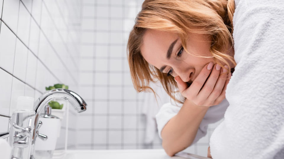 Тошнота: причины и лечение