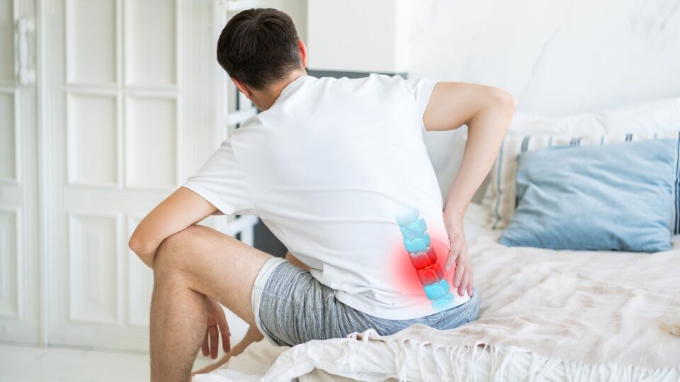 Боль в копчике у женщин и мужчин