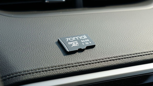 70mai microSDXC. Фото: Татьяна Фадеева / Нейросеть