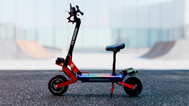 Zaxboard Moto V1. Фото: Ян Ляпин / Нейросеть