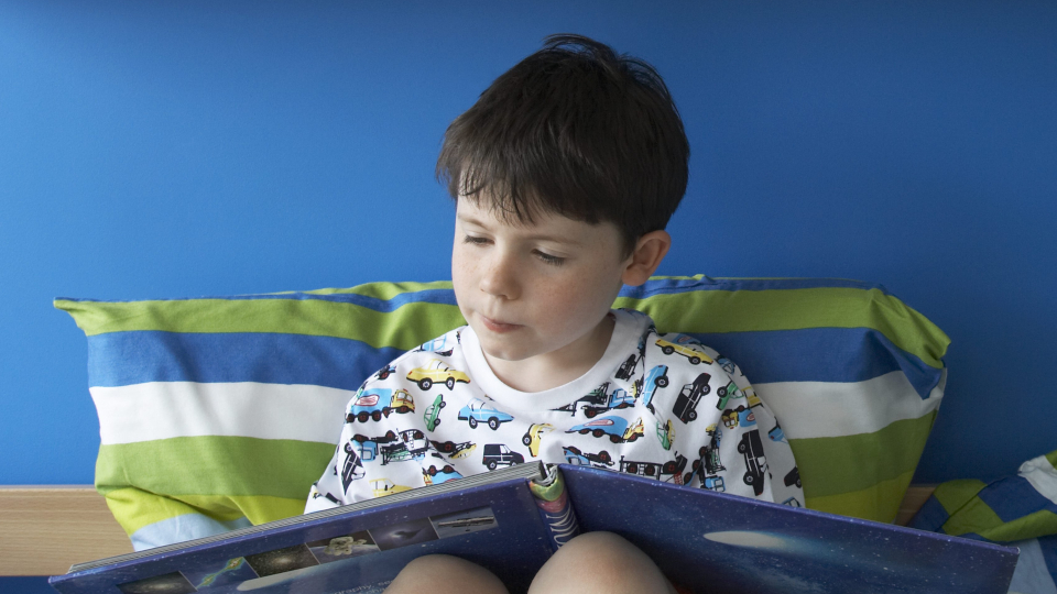 100+ идей подарков мальчикам в школе на 23 Февраля 2026