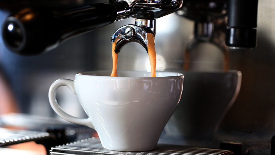 Recenze nejlepších kávovarů s cappuccino 2023: hodnocení a vlastnosti