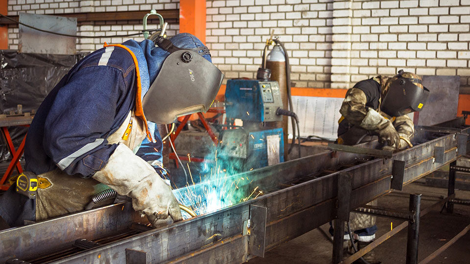 День металлурга в 2025 году: история и традиции праздника