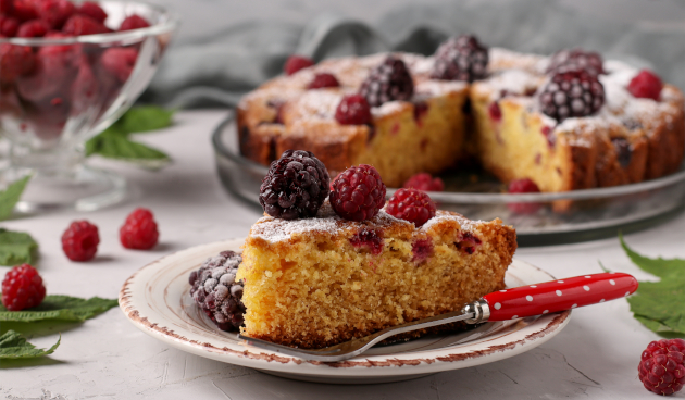 Манник с ежевикой