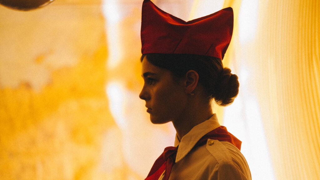 Какие сериалы выстрелят в мае 2021: Пионеры-вампиры, любовь в Соловецком лагере и история знаменитого кутюрье