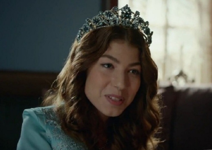 Нергисшах – дочь Мустафы, которая предпочла забыть про бабушку Махидевран, погибавшую в нищете и голоде