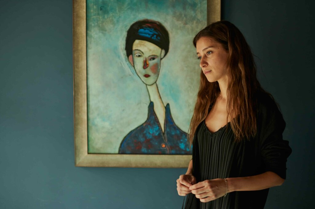 Равшана Куркова неожиданно снялась в пикантной сцене