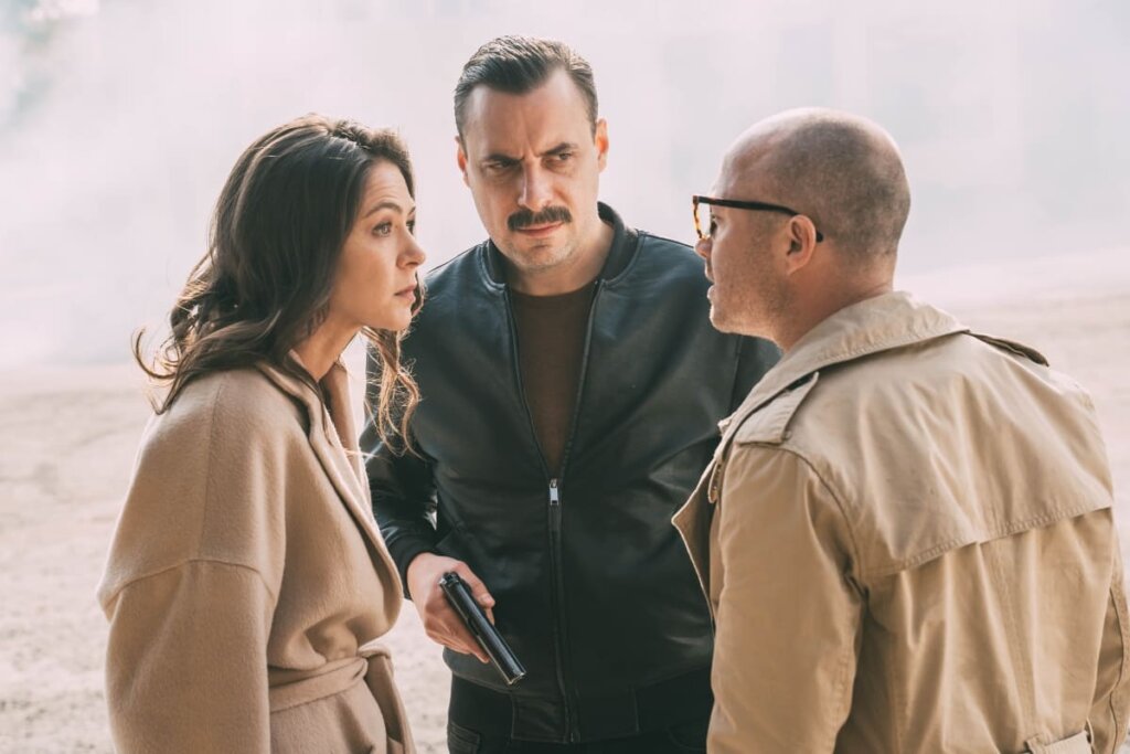 Стала известна дата премьеры детективной комедии «Вне себя»