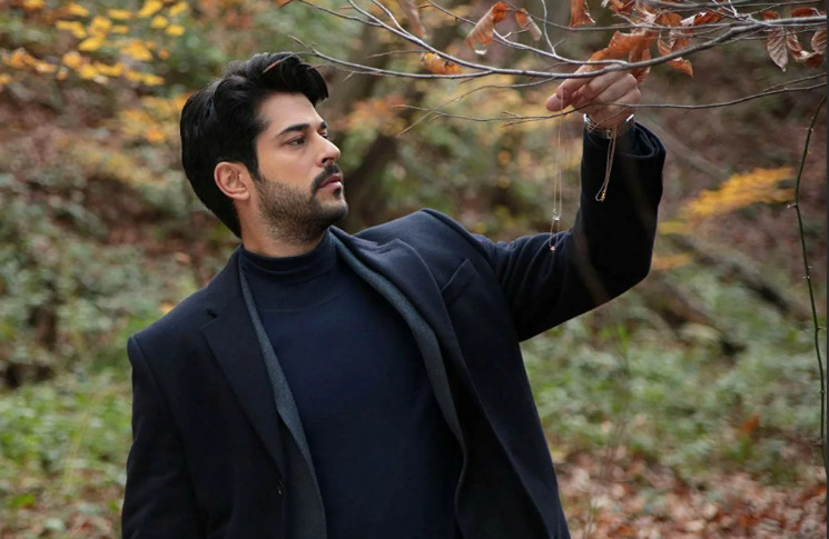 Бурак Озчивит летит в Москву: Актер станет почетным гостем элитного ресторана