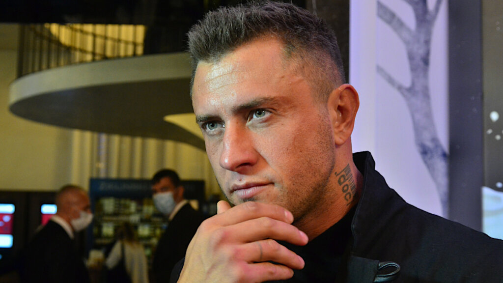 Павел Прилучный после свадьбы с красавицей-актрисой отправляется в Японию