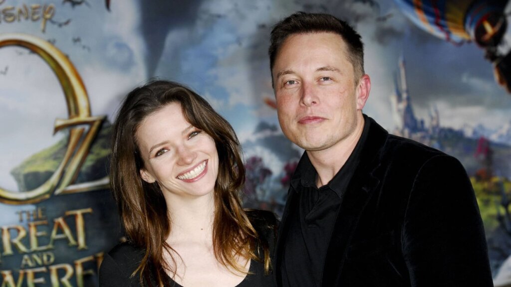 «На третьем свидании хотел «показать мне свои ракеты»: Актриса Талула Райли рассказала об отношениях с Илоном Маском