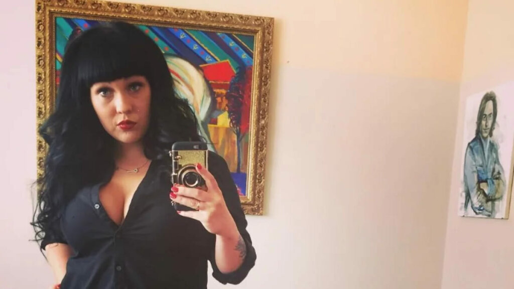 Жених бросил беременную Стриженову