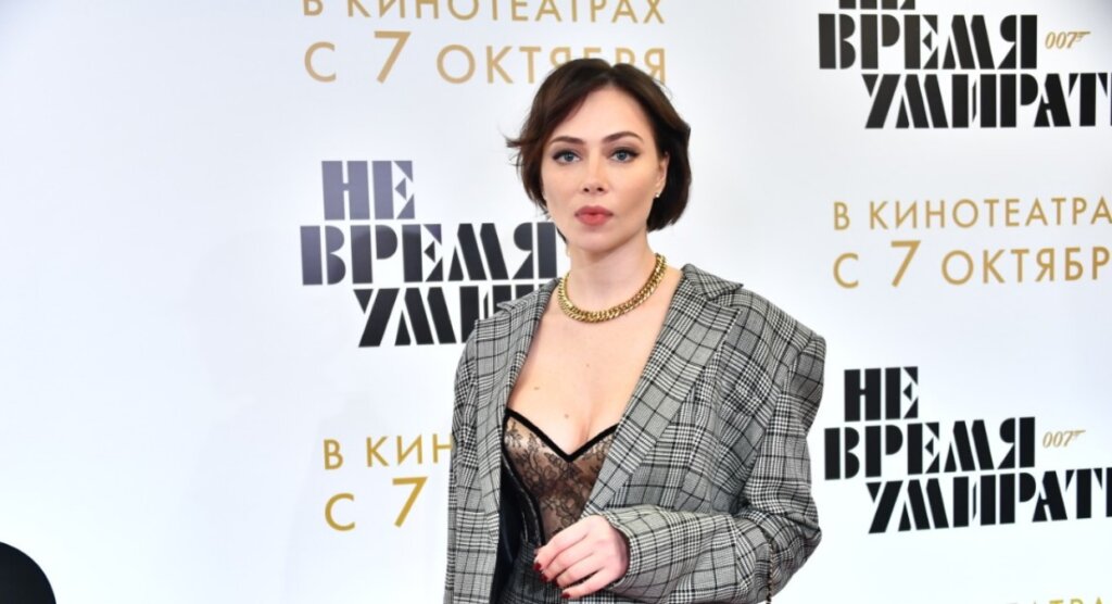 «Бес вселился»: Самбурская в трусах раскрыла малоизвестные факты о себе