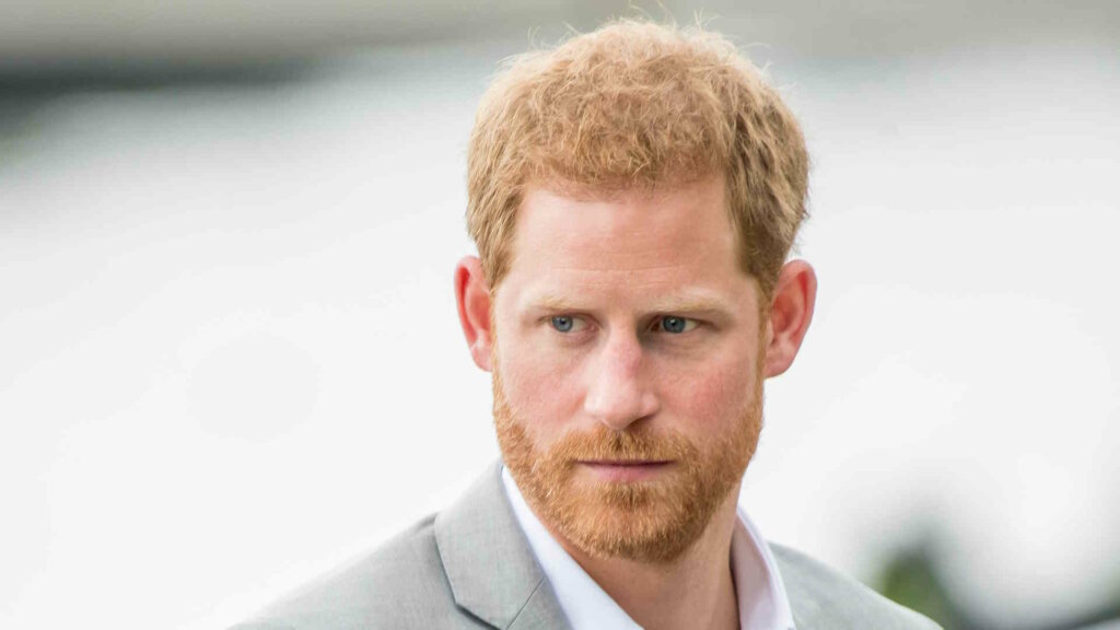 Новый королевский скандал: 52-летняя стриптизерша грозится обнародовать пикантные фото принца Гарри