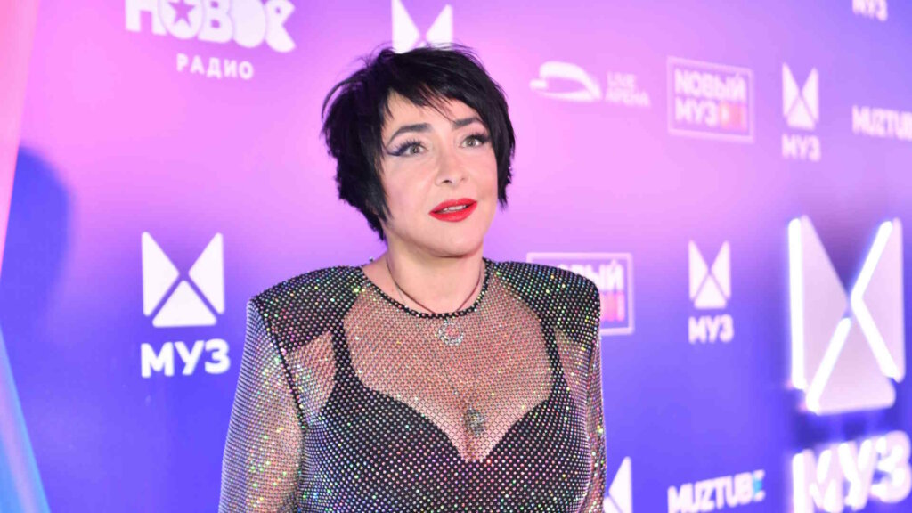 Певица Лолита возвращается на сцену с увеличенным гонораром