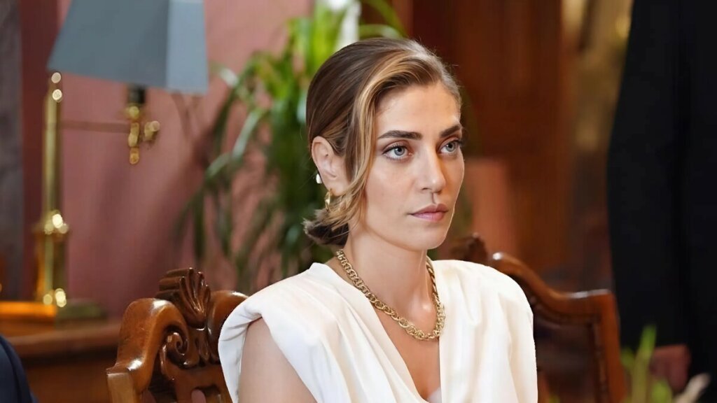 Асуман больше нет — Ознур Серчелер покинула сериал «Зимородок»