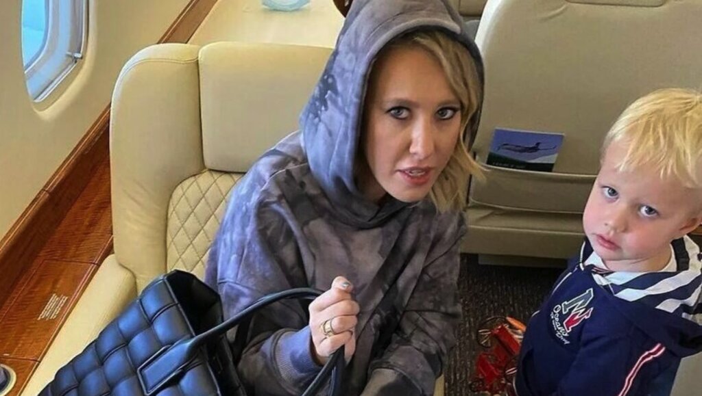 Сын стыдится Ксении Собчак, потому что она его позорит