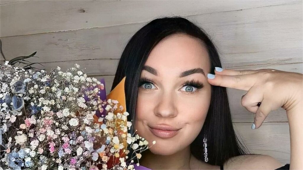 Скандальная внучка Олега Стриженова родила седьмого ребенка