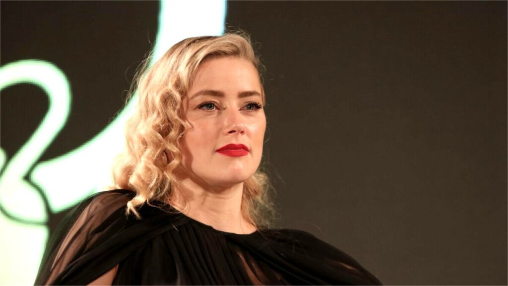 Актриса Эмбер Херд тайно родила двойню