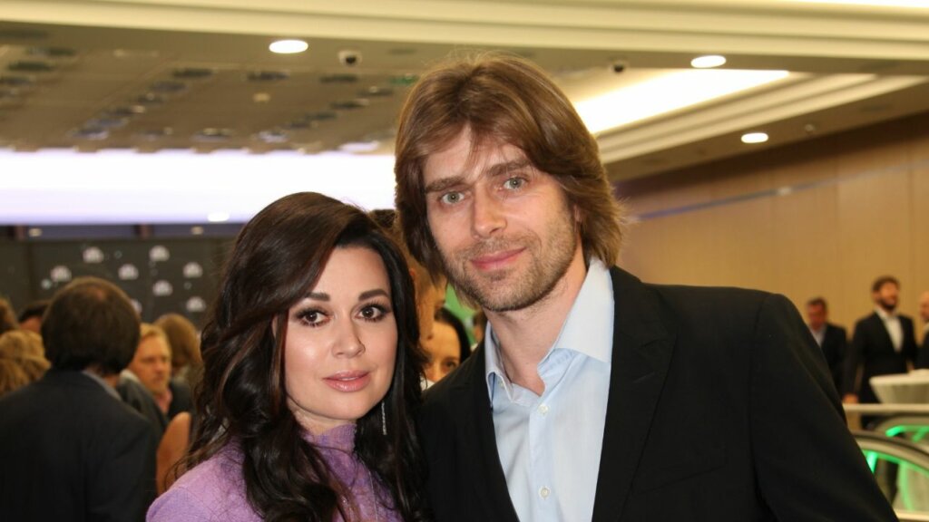 Стало известно, как живет Петр Чернышев спустя год после смерти Заворотнюк