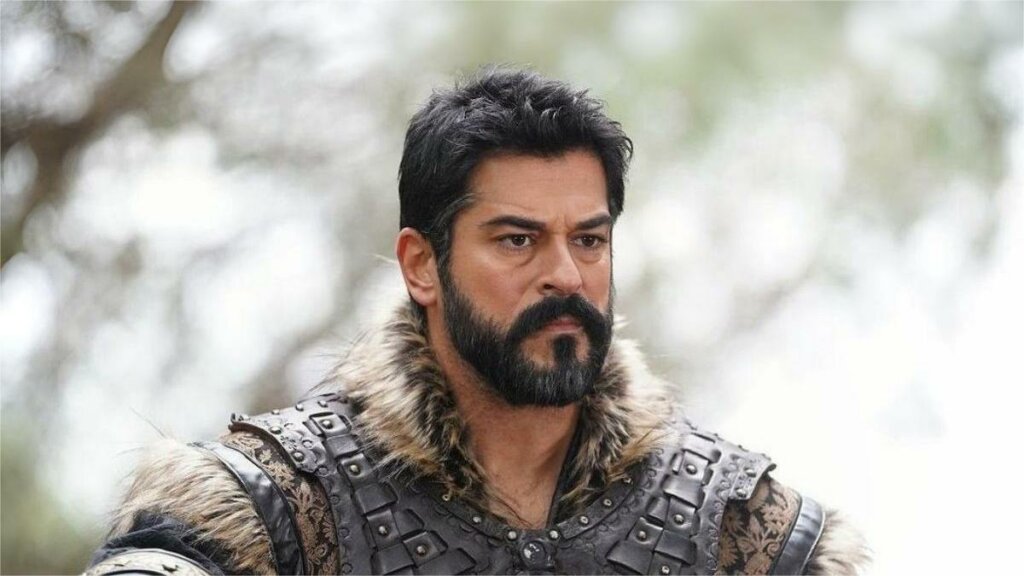 Новости о разводе и отсутствие новых ролей: Как живет Бурак Озчивит после сериала «Основание: Осман»