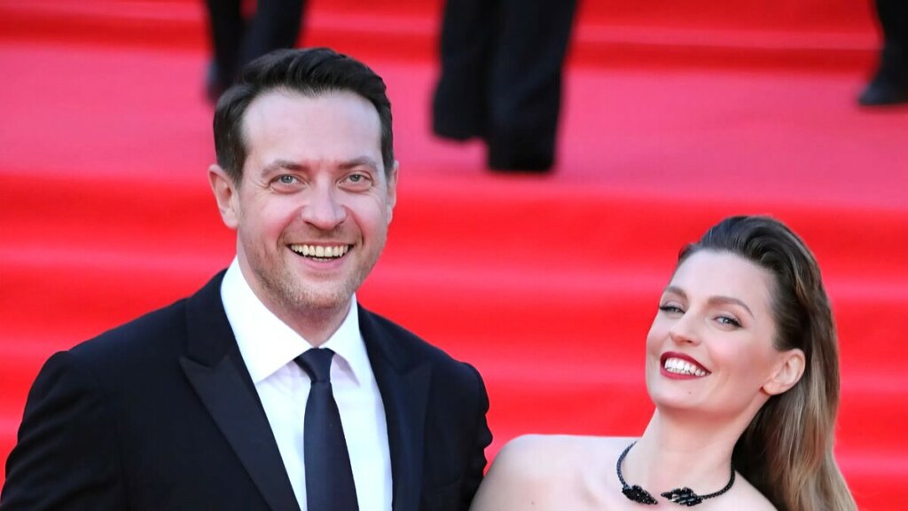 Саша Савельева перестала скрывать лицо сына, которого оставила жить с Сафоновым