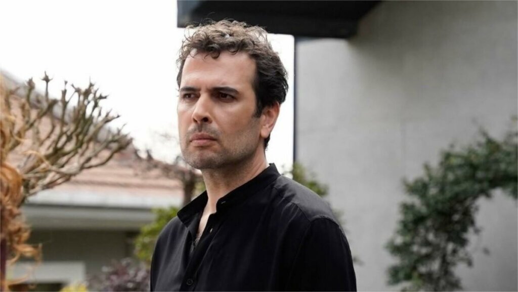 Отец Кадер и брошенная Азра: Описание 23 серии турецкого сериала «Розы и грехи»