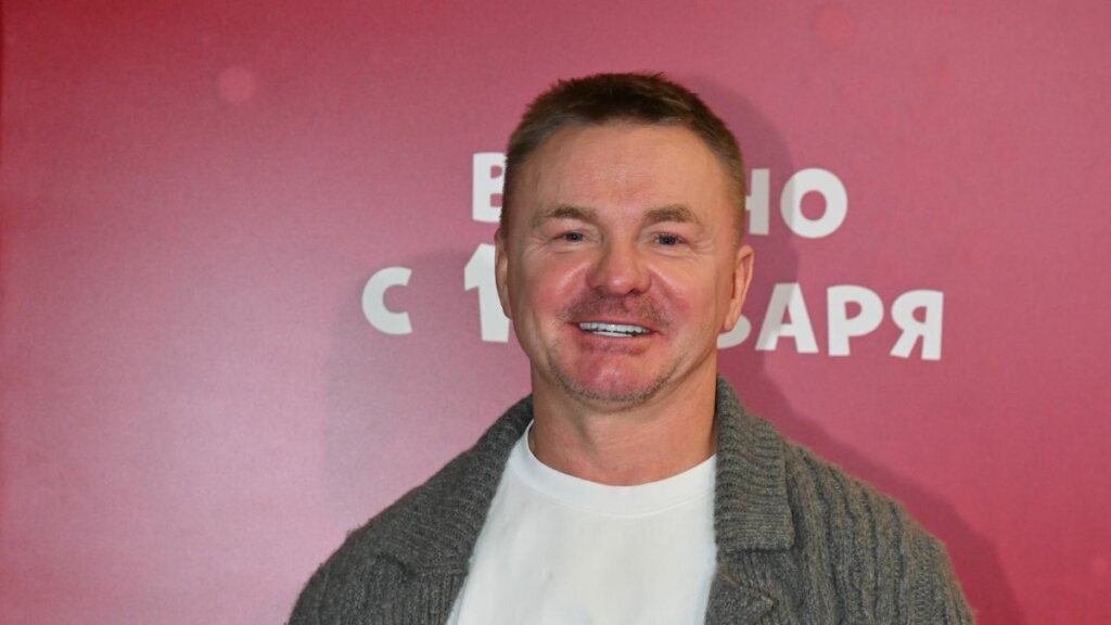 Актер Владимир Сычев омолаживается, пока его жена льет слезы