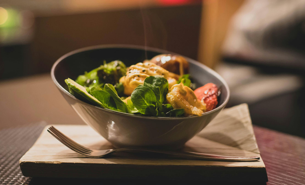 Красивая еда. Тарелка с едой. Еда минимализм. Красивые блюда. Горячая еда.