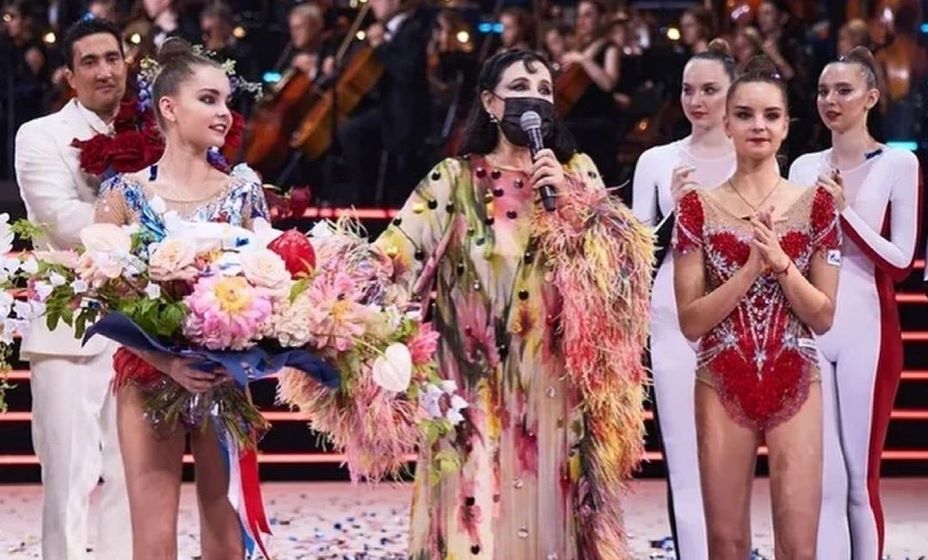Лучшими спортсменками 2021 года россияне признали обиженных на Олимпиаде-2020 гимнасток Дину и Арину Авериных. Фото: Инстаграм сестер Авериных