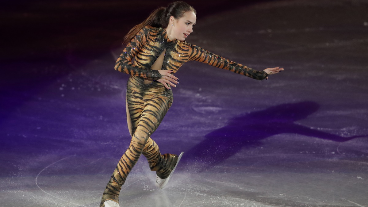 Фигуристка Загитова села на шпагат прямо на льду. Фото: GLOBAL LOOK PRESS