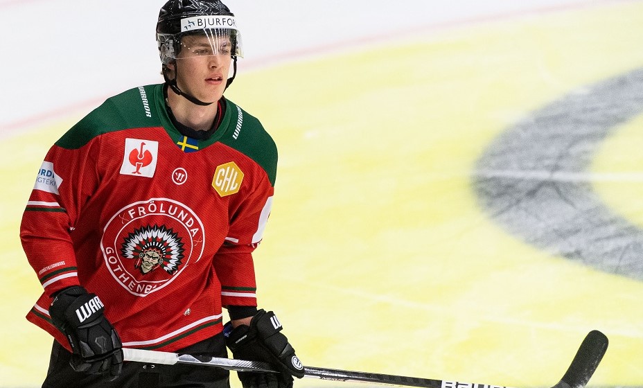 Эдвинссон считает, что клуб для него важнее сборной. Фото: Global Look Press