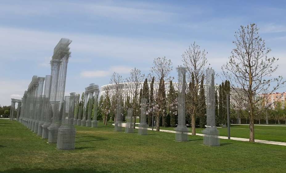 Так выглядит инсталяция «Абстракта» в парке у стадиона футбольного клуба «Краснодар». Фото: КП Спорт, Денис Вдовин