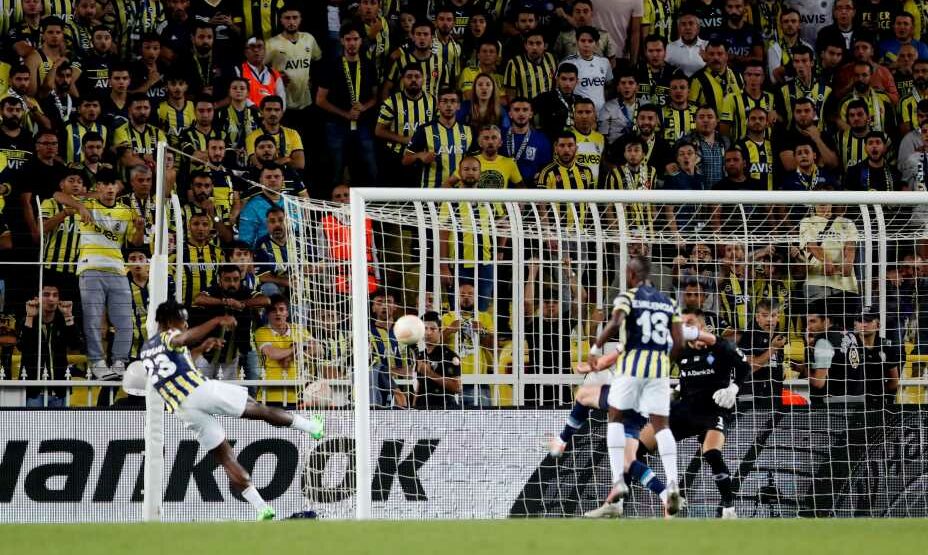 Фенербахче, Динамо Киев, Миши Батшуайи, Лига Европы