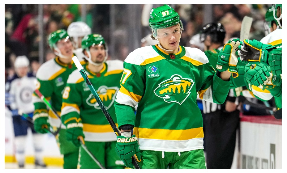 Кирилл Капризов забивает за «Миннесоту» очередные шайбы. Фото: Reuters