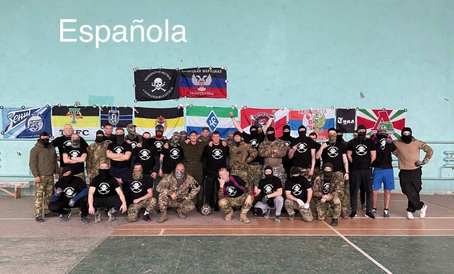 Экс-футболист Соломатин вместе с фанатским подразделением в зоне СВО.
Фото: Страница 