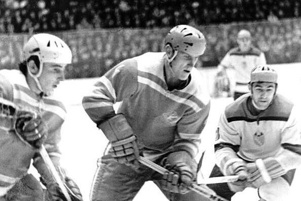 Защитник ХК «Спартак» Макаров умер на 83-м году жизни. Фото: ХК 