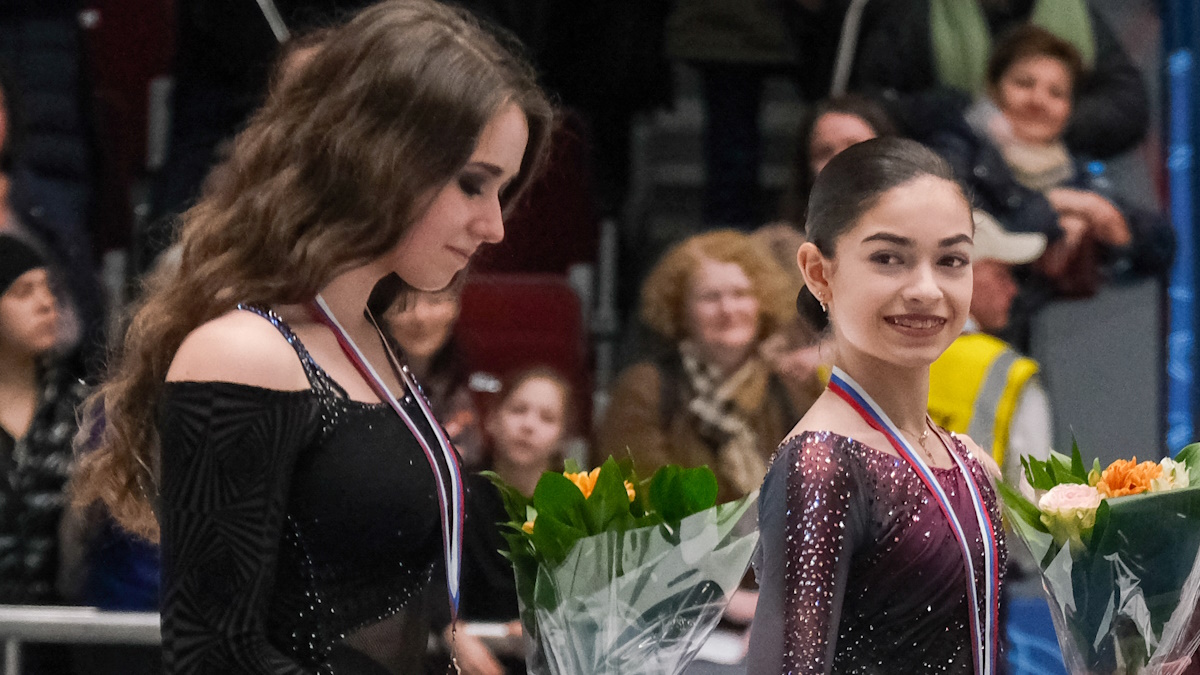 Саусақ пен пизда