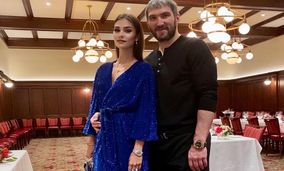 Жена Овечкина назвала мужа настоящим бойцом с добрым сердцем. Фото: соцсети Анастасии Овечкиной