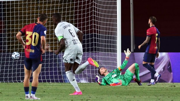 «Барселона» разгромно уступила «Монако» в споре за Кубок Жоана Гампера. Фото: REUTERS