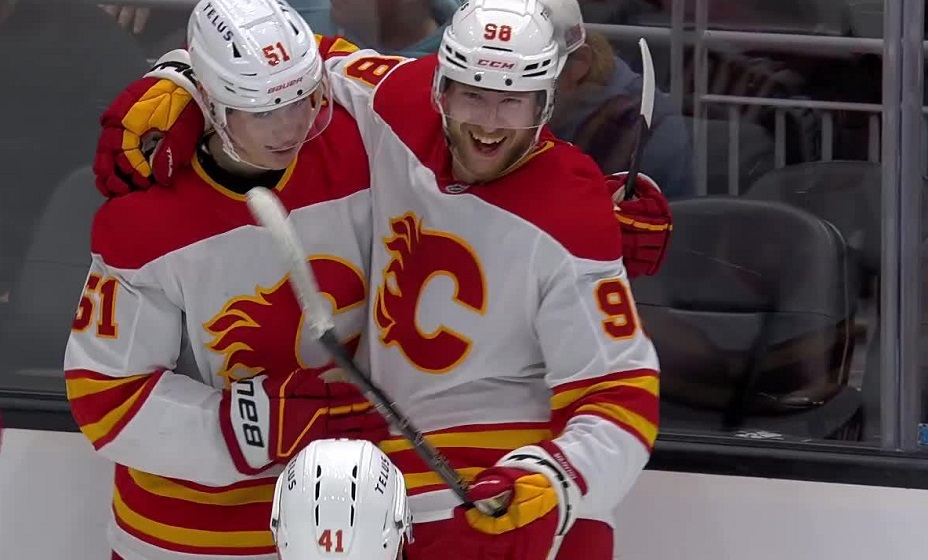 Дебютный гол Гридина в НХЛ помог «Калгари» обыграть «Эдмонтон». Фото: ХК «Калгари»