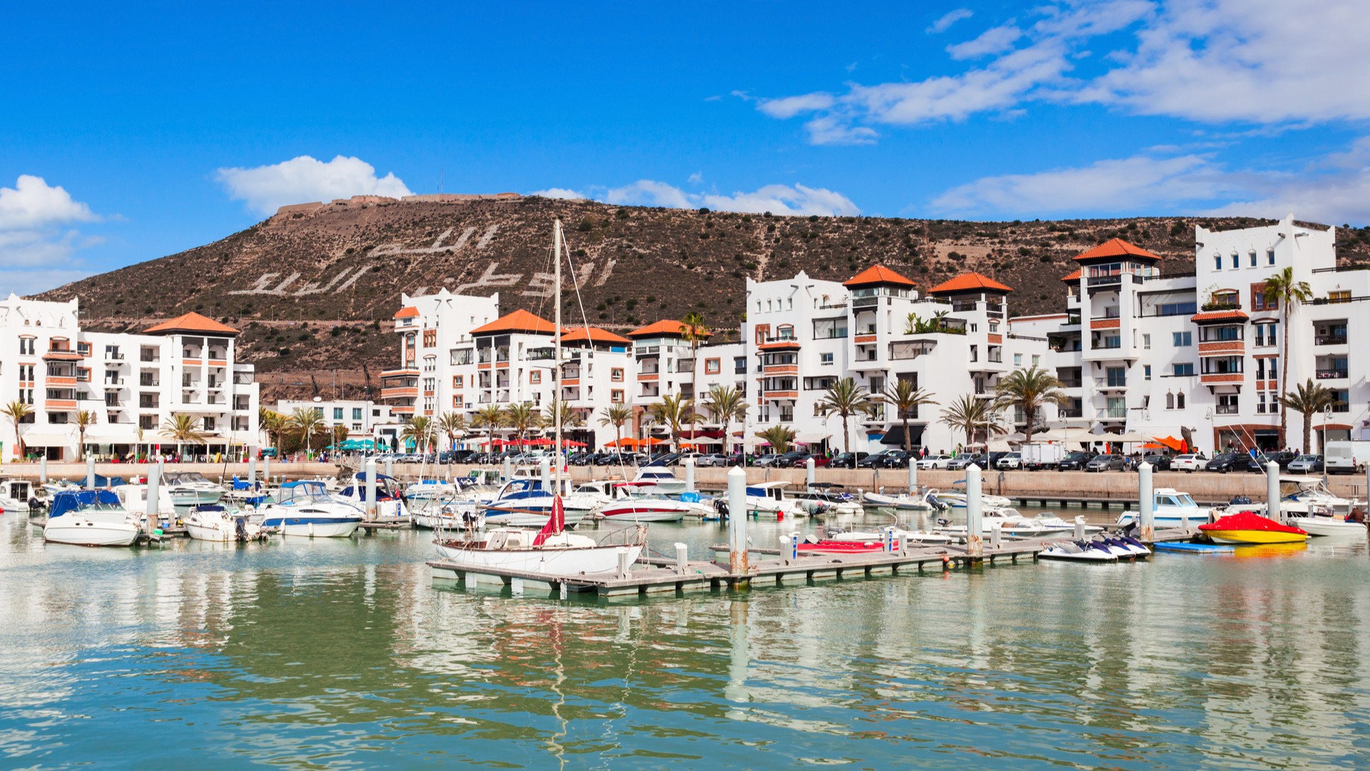 Лодки в гавани Марина в Агадире.